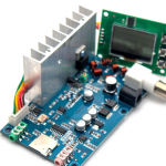 Transmissor FM,  Estéreo PLL, Estação De Rádio De Frequência com Display LCD Digital 12V, 5W, 76-108MHz